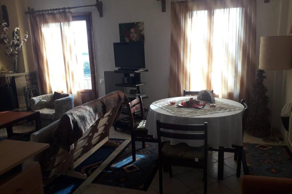 Efis House Apartment Kalivia  Luaran gambar